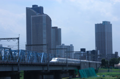 青い空と新幹線