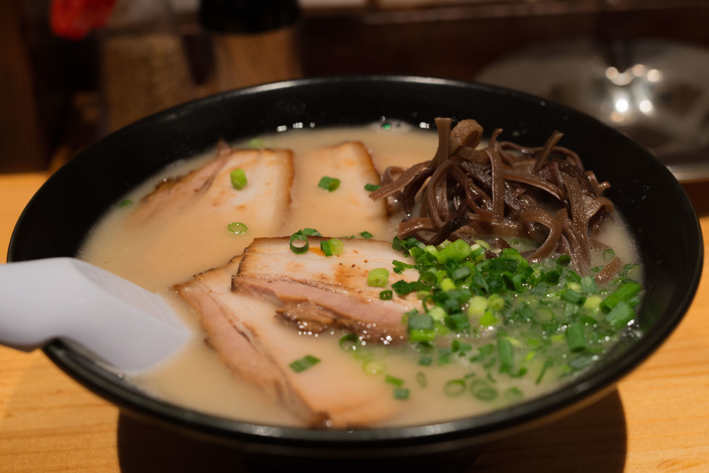 オーソドックスな豚骨ラーメン