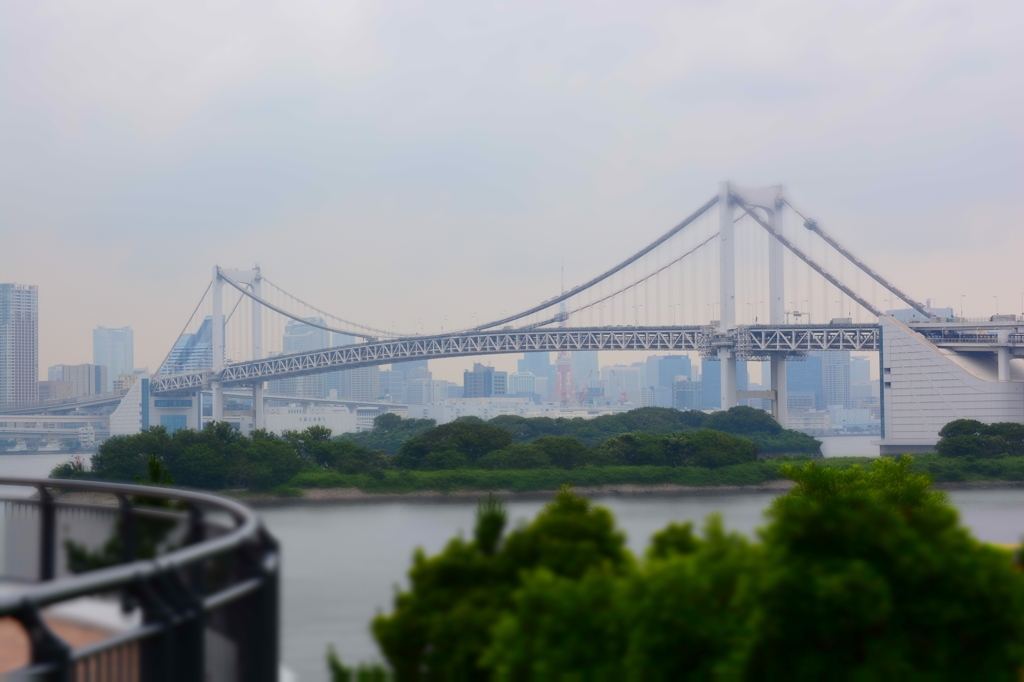橋と東京タワーと曇り空と 2