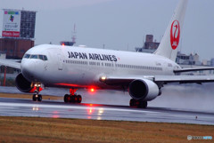 雨の旅立ち・JAL