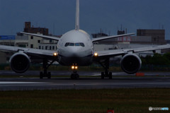 静寂・Boeing 777-281