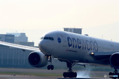 Boeing 777-246・離陸