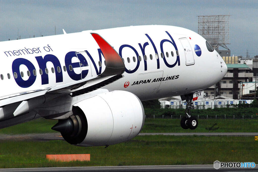 RWY14✈ONE WORLD
