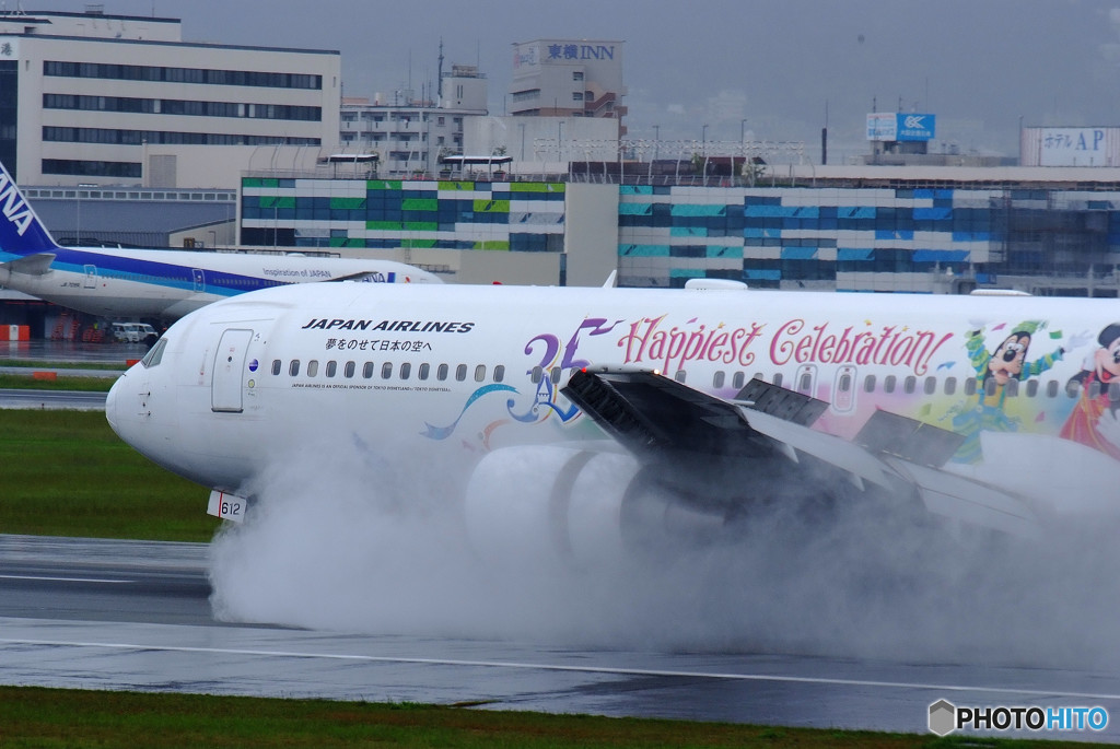 Rain Airport・JA612J