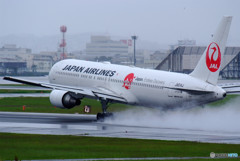 Rain Airport・JA614J
