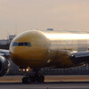 ITMの空へ★Boeing777-200