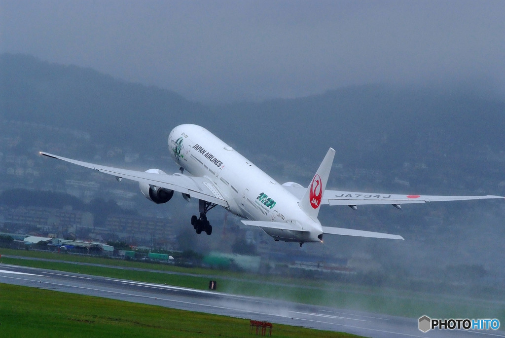 雨のJA734J