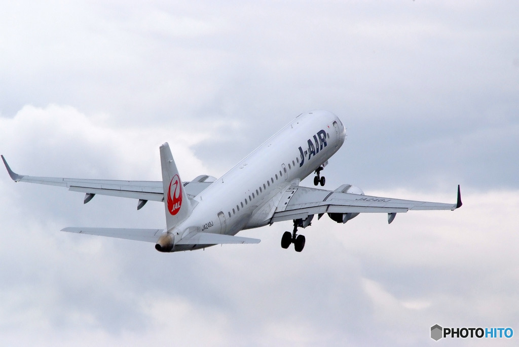 あの雲の向こうへ・J-AIR