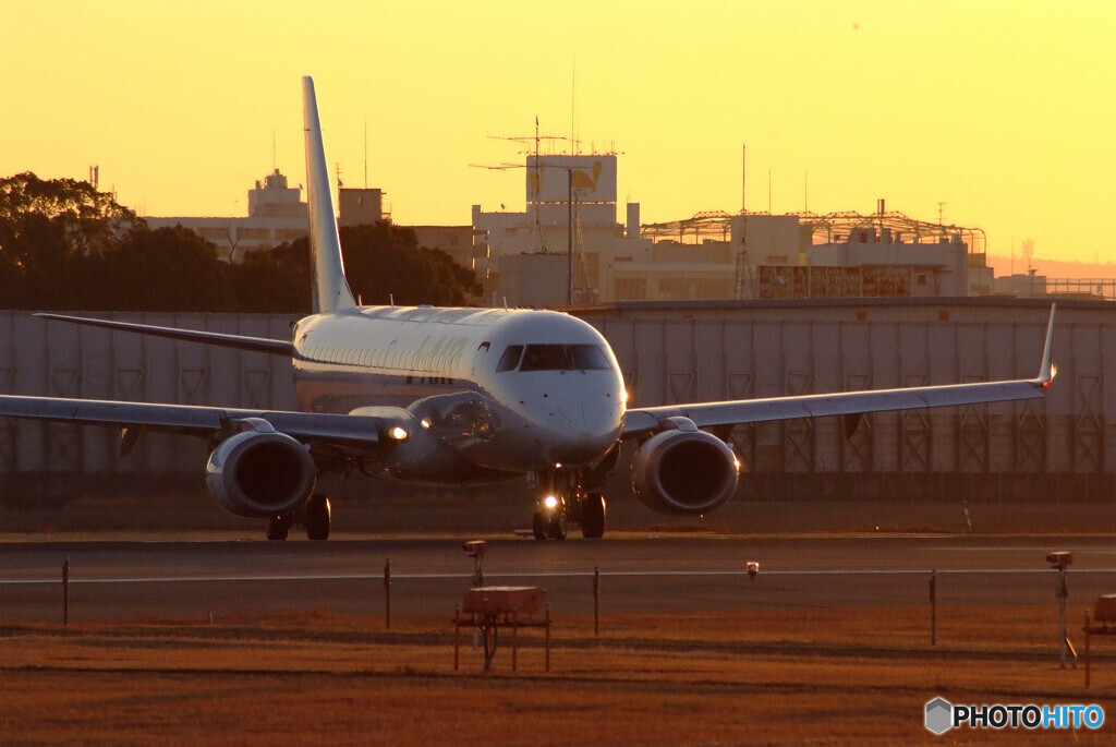 睦月の光✈Embraer 190