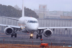 白銀の世界へ・Embraer ERJ-190 