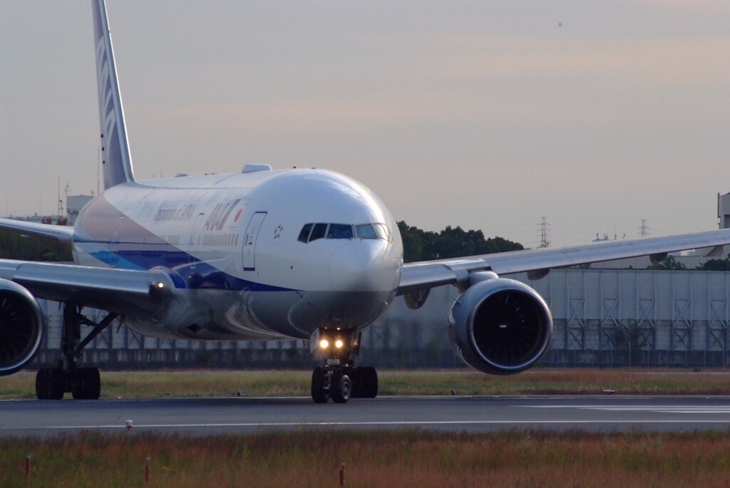 いい日旅立ち秋✈Boeing777-200
