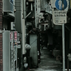 雨上がりの路地