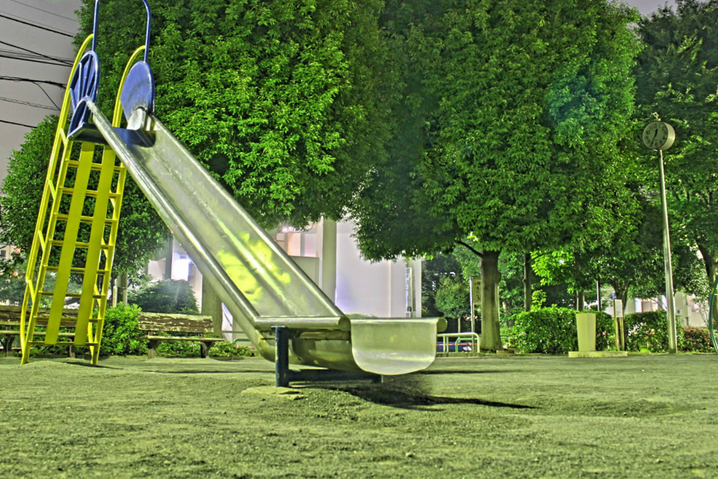 真夜中の公園