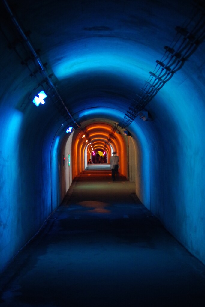 blue tunnel-2