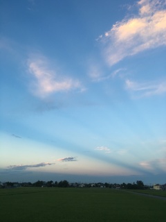 夏 18時の空