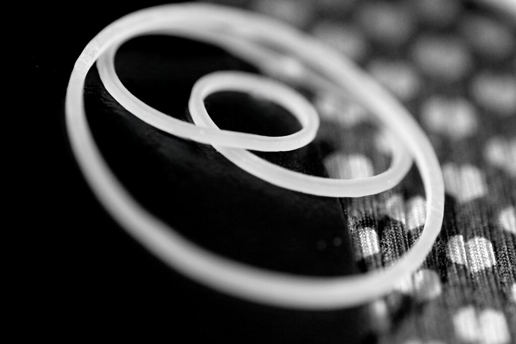 輪ゴムで遊ぶ monotone