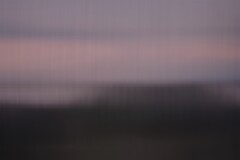 日没の空...プラダンを透して見た