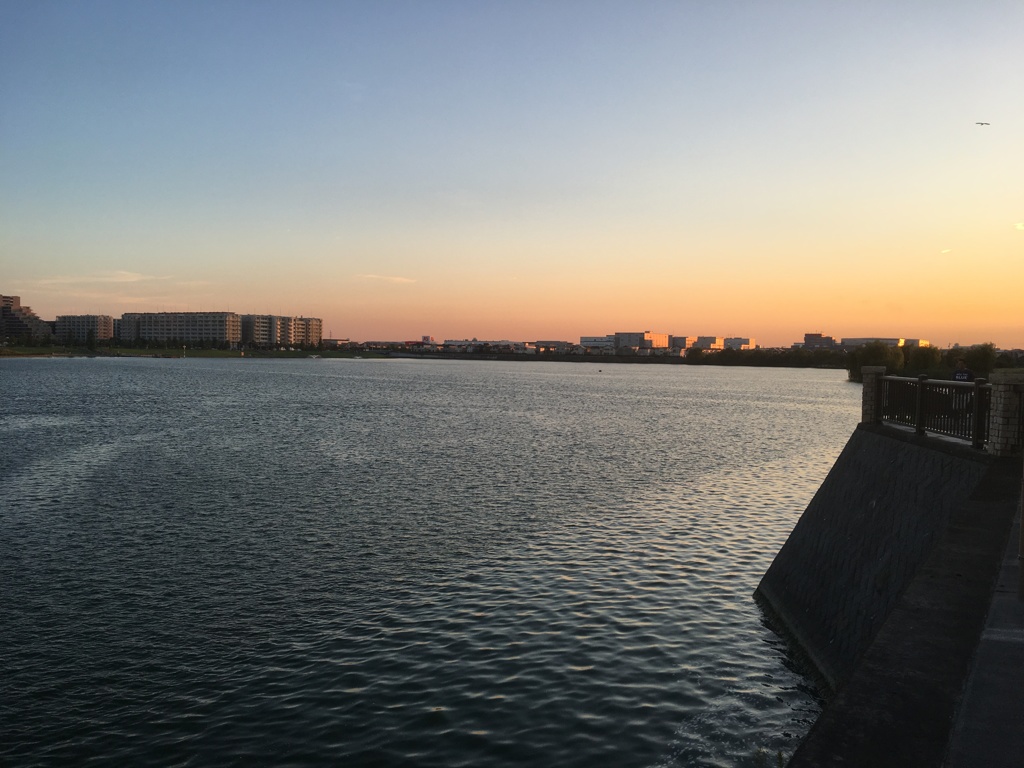 越谷レイクタウン湖畔の夕焼け