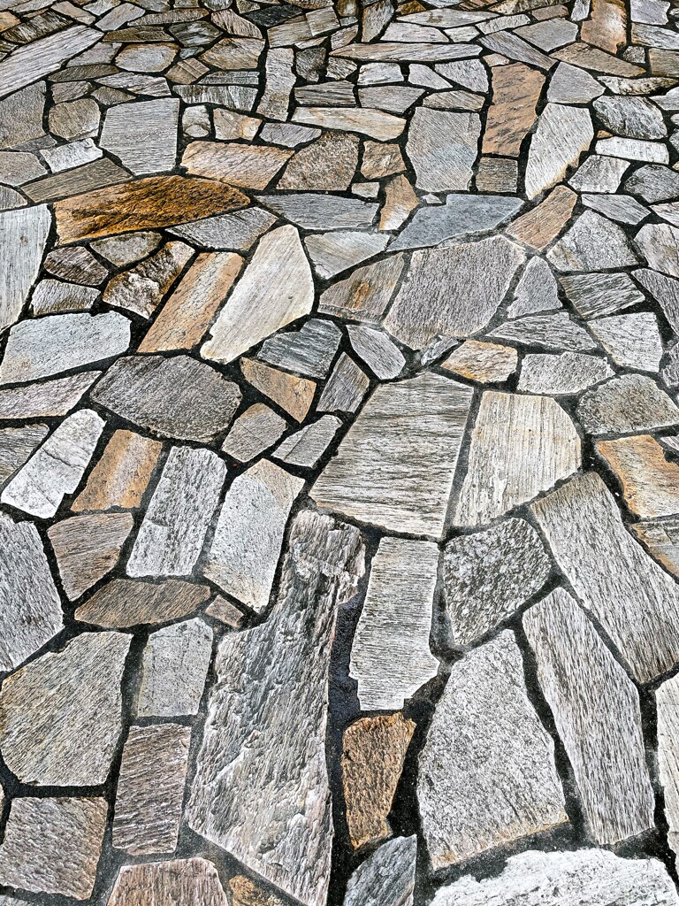 雨上がりの石畳-1