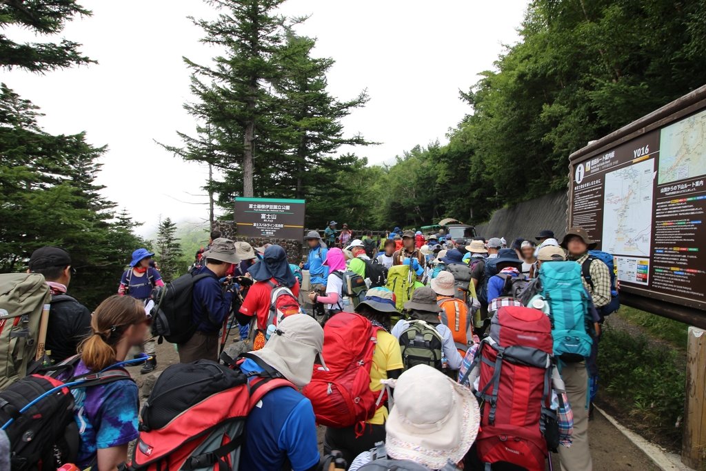 チャレンジ　富士登山　２