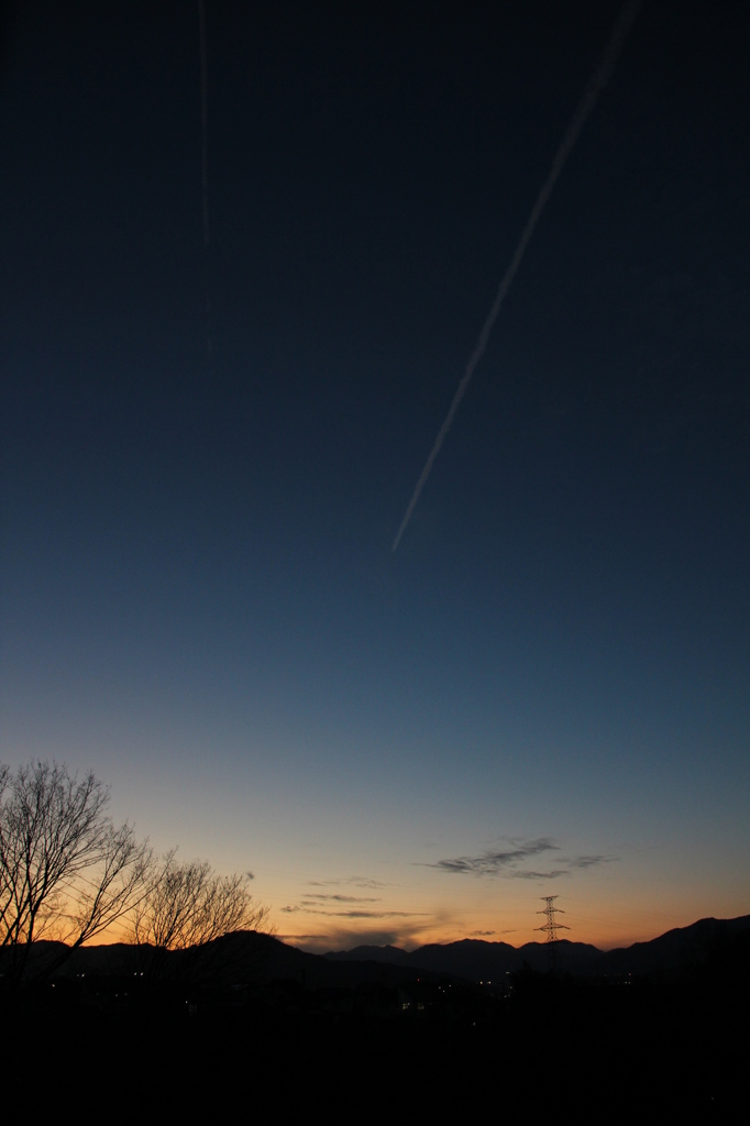 日没とひこうき雲
