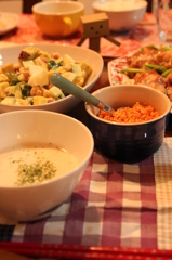 おいもさんとおまめさんとりんごのさらだのばんごはん