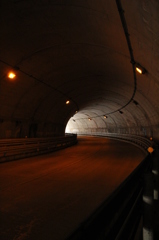 トンネル トンネル