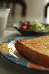 めぐちゃんちの玄米食パンのあさごはん