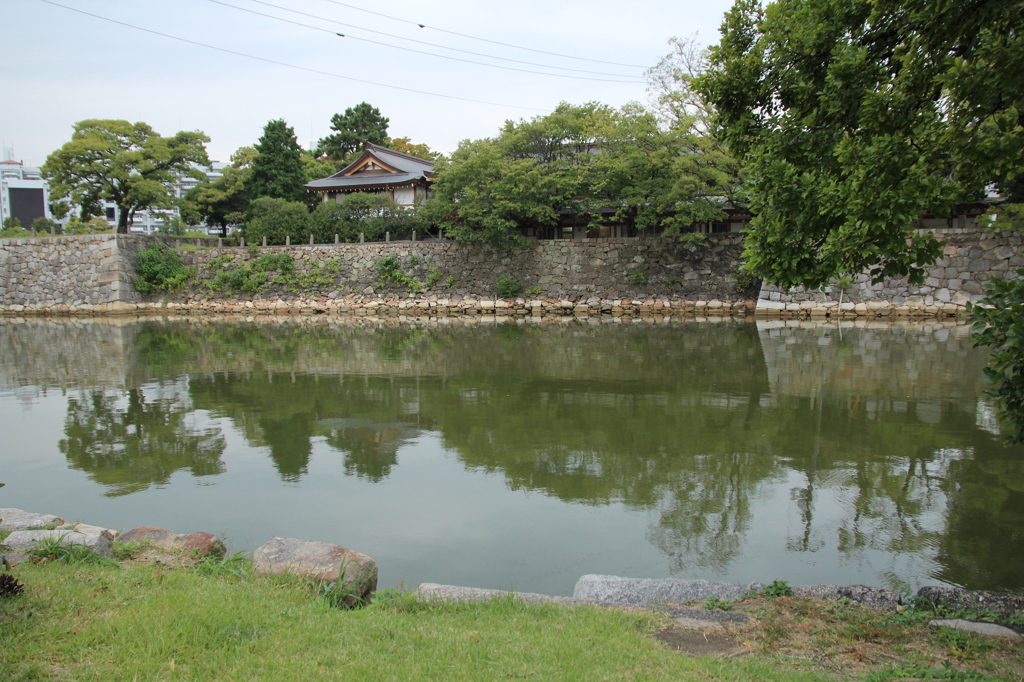 お堀