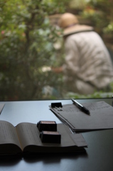 父の机と父の背中