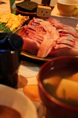 メガ盛り刺し身のばんごはん