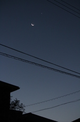 朝六時半の三日月