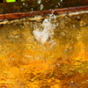 水