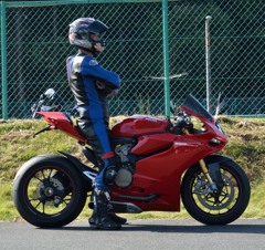赤い彗星！？Ducati出陣