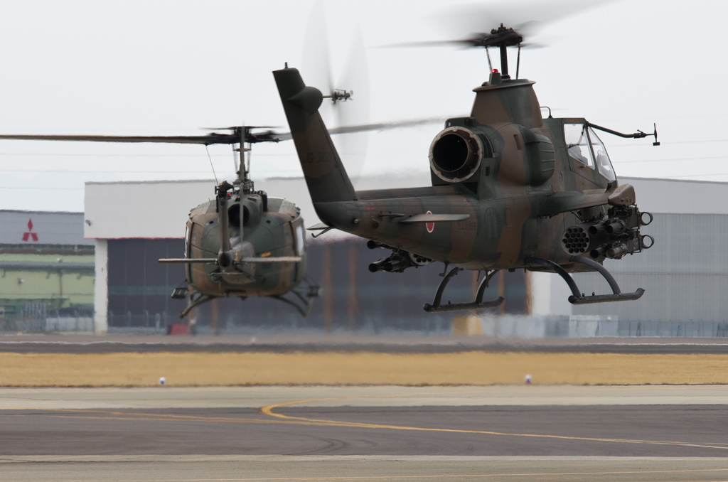 ヘリ帰投　UH-1J ＆ AH-1S コブラ