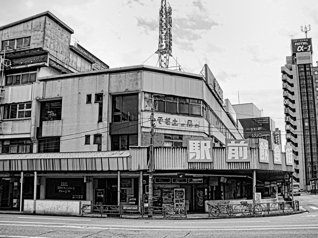 高岡駅前