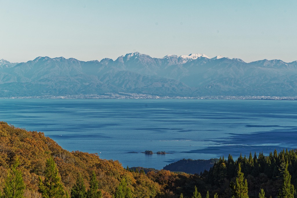 海越しの立山連峰