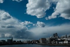 橋上からの空と雲
