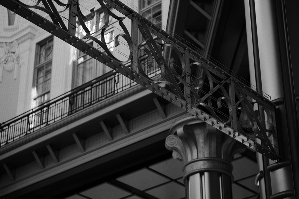 リベットと支柱