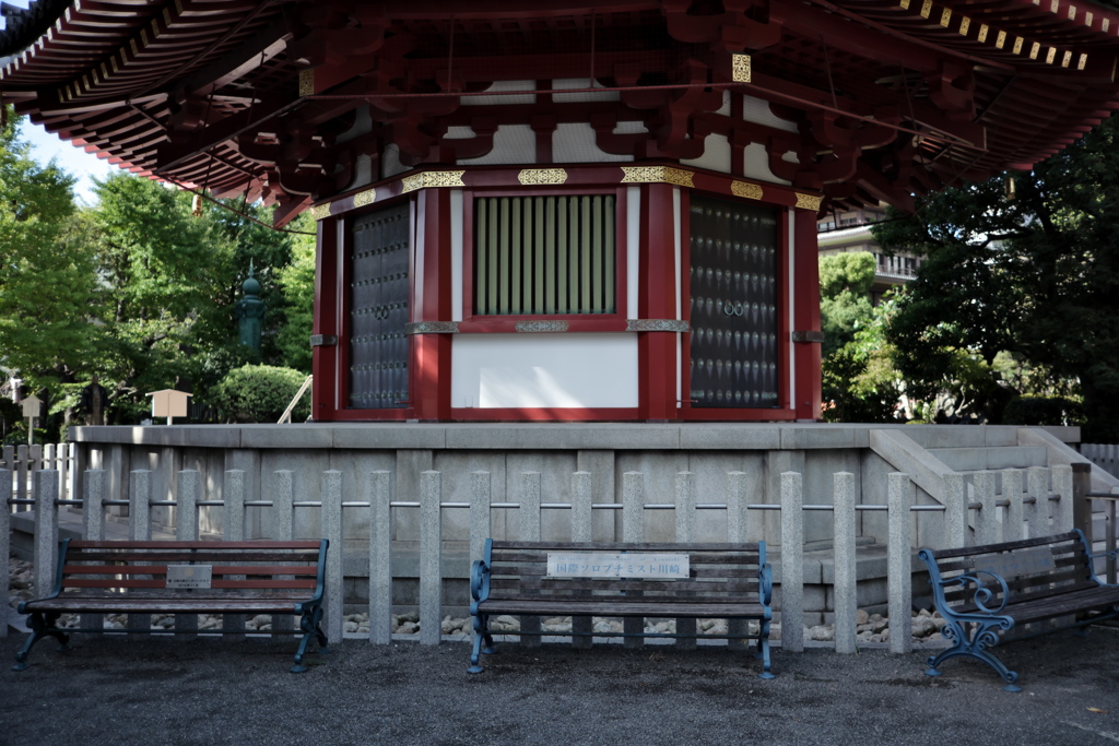 塔の基部