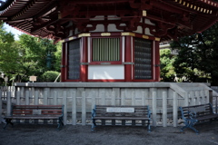 塔の基部