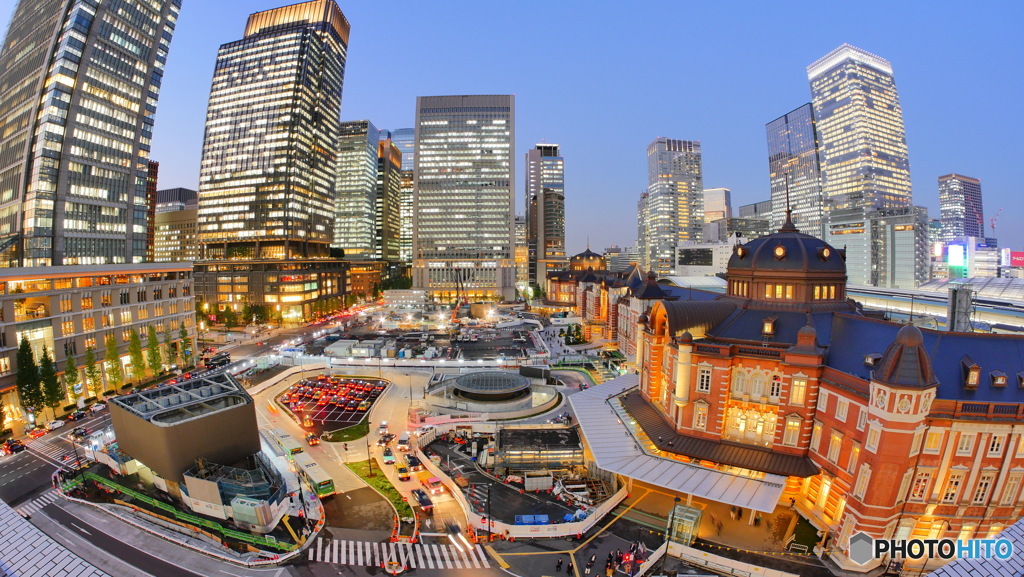 黄昏の東京駅