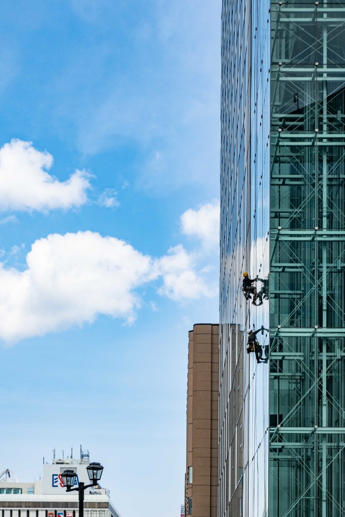 Building climber
