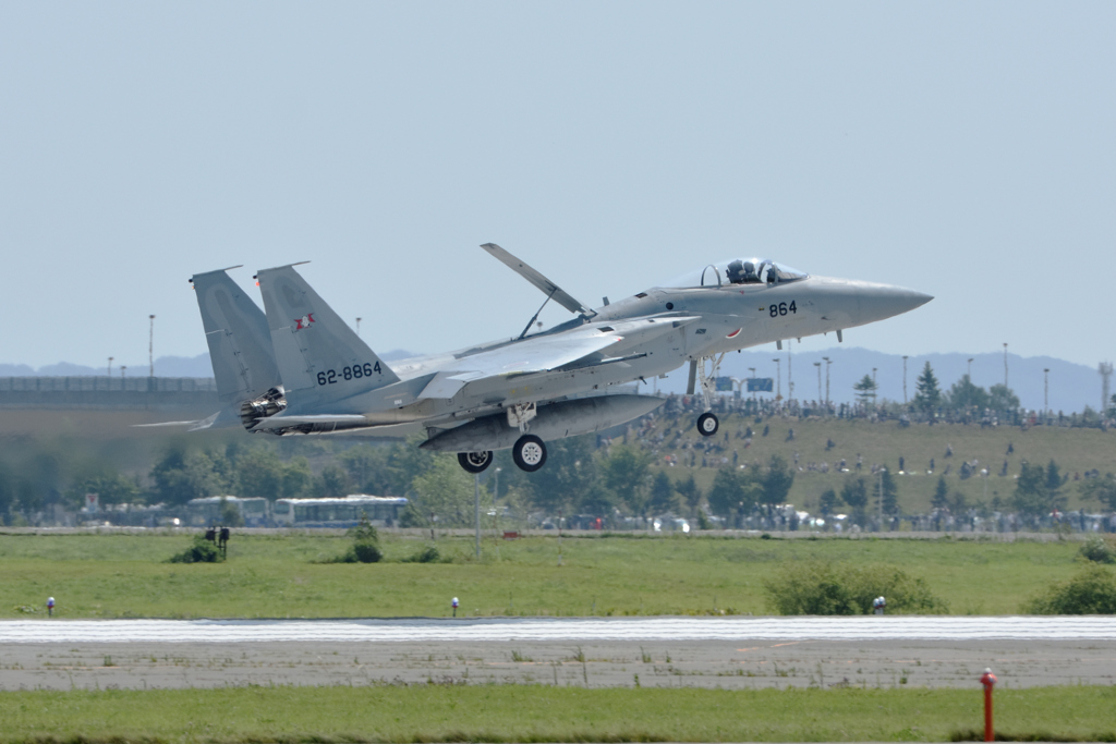 千歳基地祭　Ｆ－１５着陸態勢