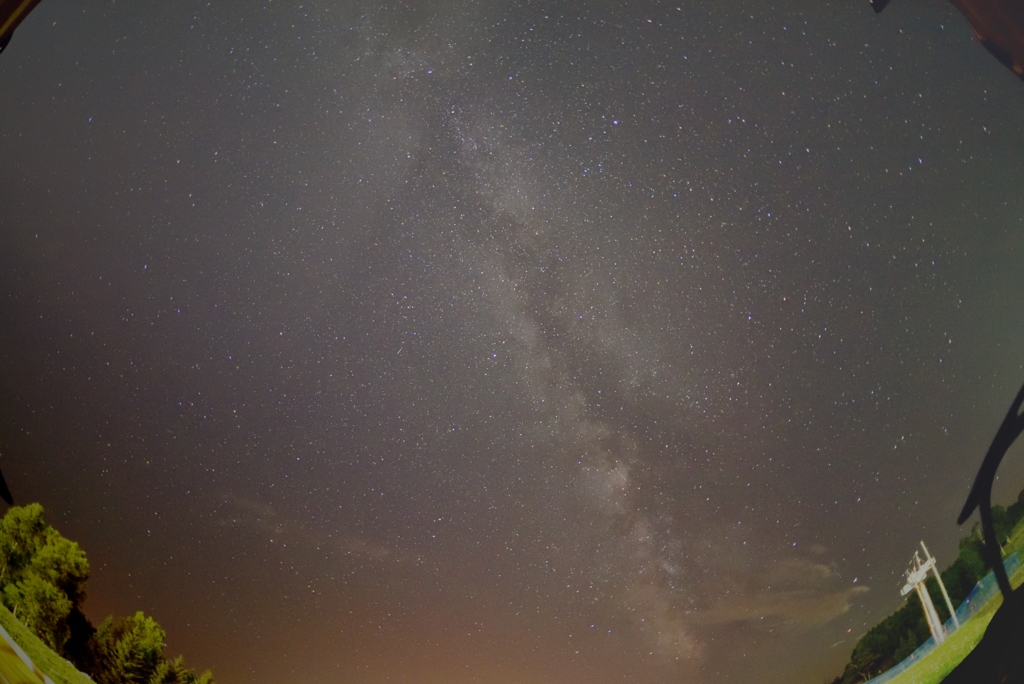 対角魚眼で撮ったニセコの星空、天の川