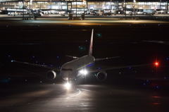 夜の羽田空港