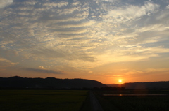 沈む夕日に、また明日①