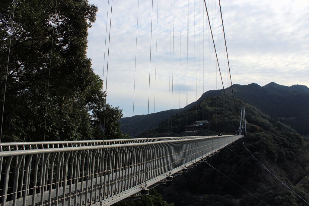 揺れる吊り橋⑦