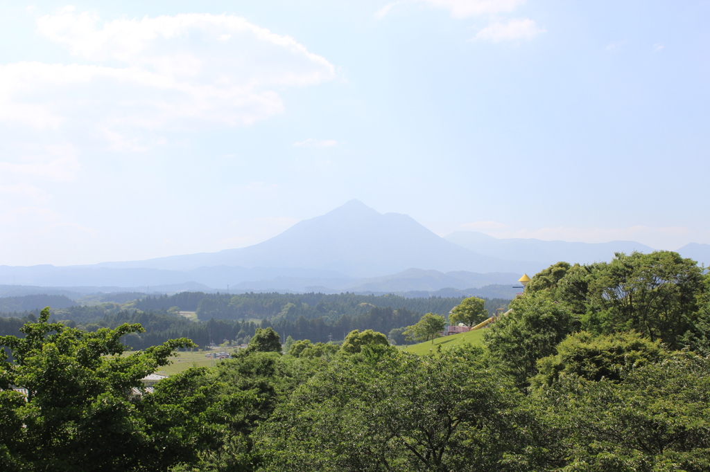 案山子と霧島