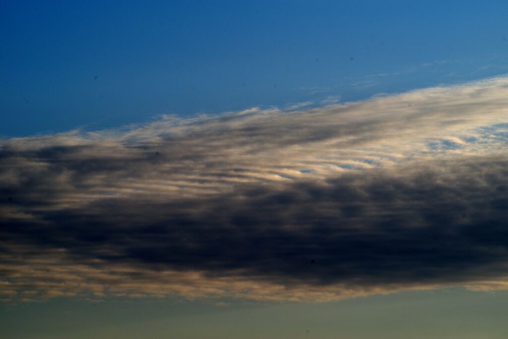通り雨降るかな？